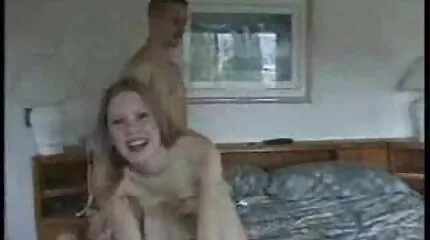 Efter gratis mogna damer en het blowjob blir en tjej knullad i röven och rör sig med passion