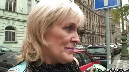 Knulla med ryska fru och porrfilm mogen hennes glada man