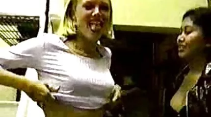 Vacker blond har sex med partner mogen svensk porr