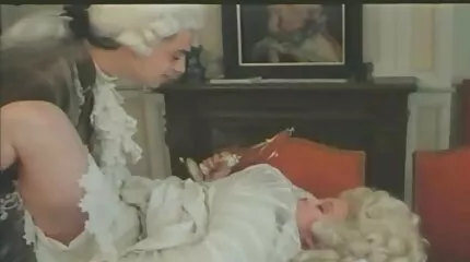 Underbara tjej med stora mjölkningar sög kuk i hennes son mogna kvinnor video och gav honom i tältet