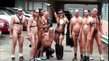Veb Ebala huica-hon lite barebukhami porrfilm med mogna damer