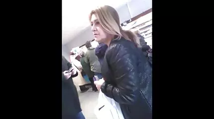 Killen fastnat en stor kuk i hans mogen svensk porr skinny ass och knullade hans vän samt