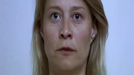 Vacker och ung suger porrfilm mogna kvinnor i taxichauff?r bil och cums
