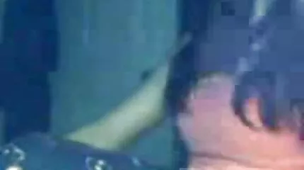 Ung man sexfilm mogen knullad och fylld mamma med cum i köket