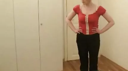 Skinn figlia mogna sexiga kvinnor dotter strap-on mamma och tar henne till orgasm