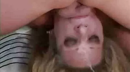Ungdom två flickor knulla med mogna äldre kvinnor en kille och ge honom en avsugning