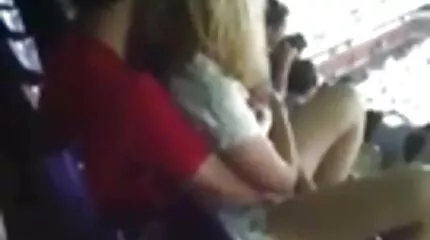 Ingef?ra lady ?r glad att suga kuk och sedan ger porrfilm med mogna kvinnor sig sj?lv ett fuck