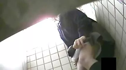 Killen mogen porrfilm har gruppsex med två Tonåring Lesbiska